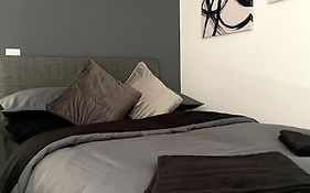 #6Bs 1 Bed Serviced Apartment